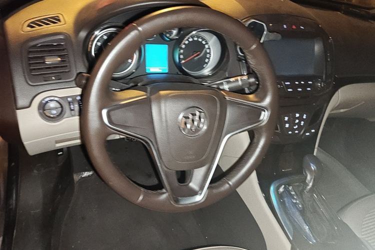 Used Buick Regal 2015 2.0L Leading Fashion Edition Steering Wheel