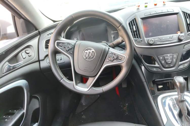 Used Buick Regal 2015 1.6T Elite Tech Model Steering Wheel