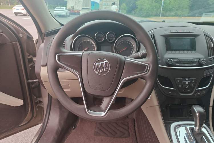 Used Buick Regal 2015 2.0L Leading Fashion Edition Steering Wheel