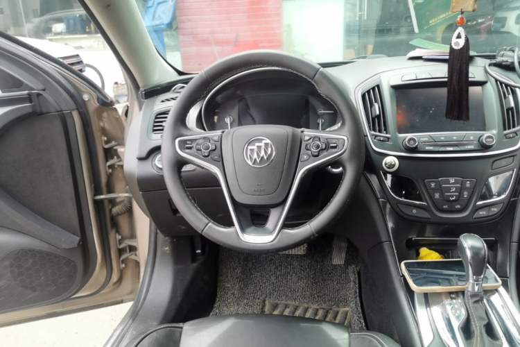 Used Buick Regal 2015 1.6T Elite Tech Model Steering Wheel