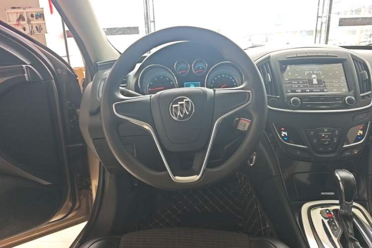 Used Buick Regal 2015 1.6T Leading Technology Model Steering Wheel