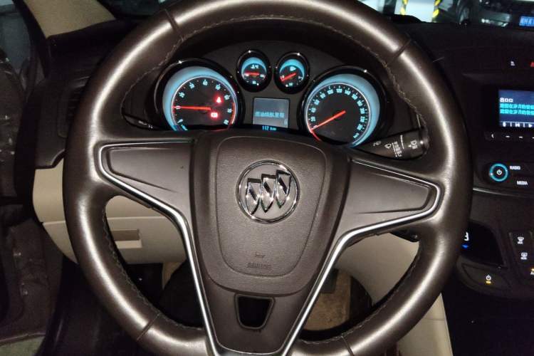 Used Buick Regal 2015 2.0L Leading Fashion Edition Steering Wheel