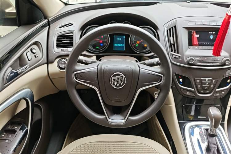 Used Buick Regal 2015 2.0L Leading Fashion Edition Steering Wheel