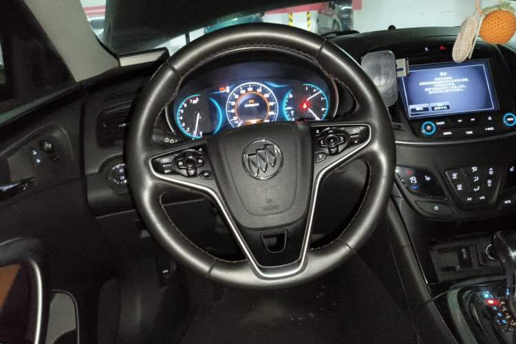 Used Buick Regal 2015 1.6T Elite Tech Model Steering Wheel