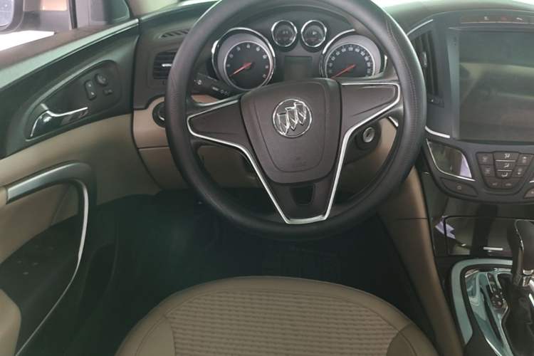 Used Buick Regal 2015 2.0L Leading Fashion Edition Steering Wheel
