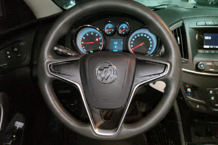 Used Buick Regal 2015 1.6T Fashion Tech Model Steering Wheel