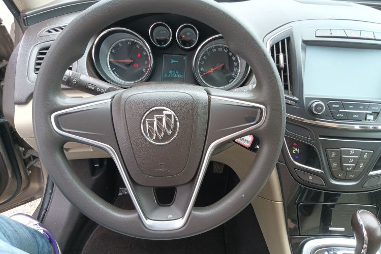 Used Buick Regal 2015 2.0L Leading Fashion Edition Steering Wheel
