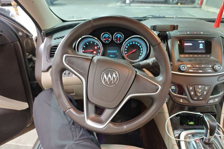 Used Buick Regal 2015 2.0L Leading Fashion Edition Steering Wheel