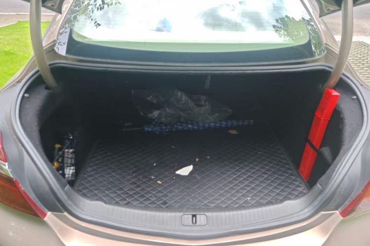 Used Buick Regal 2015 2.0L Elite Fashion Edition Trunk