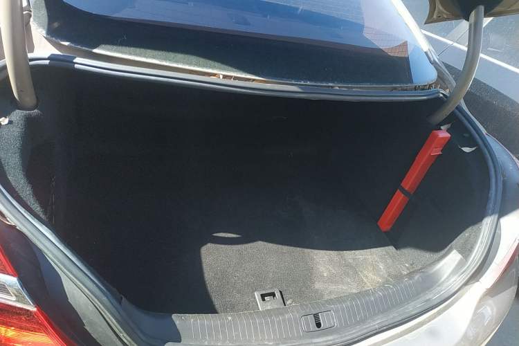 Used Buick Regal 2015 1.6T Fashion Tech Model Trunk