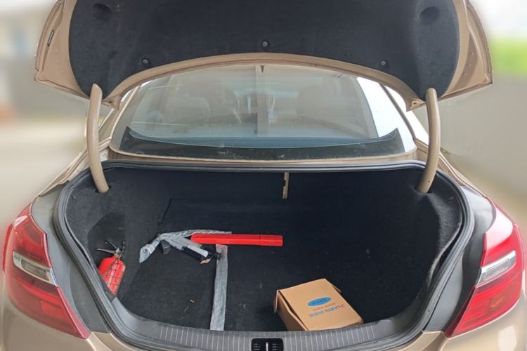 Used Buick Regal 2015 2.0L Leading Fashion Edition Trunk