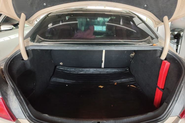 Used Buick Regal 2015 2.0L Leading Fashion Edition Trunk
