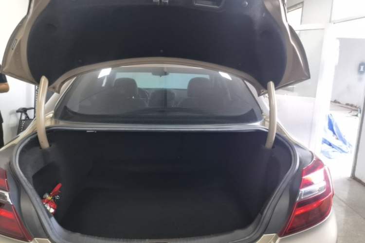 Used Buick Regal 2015 1.6T Leading Technology Model Trunk
