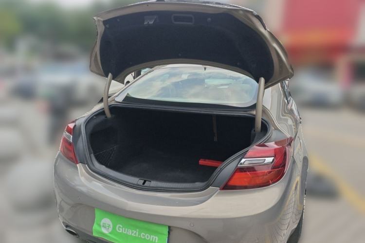 Used Buick Regal 2015 2.0L Elite Fashion Edition Trunk
