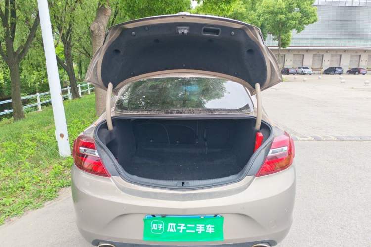 Used Buick Regal 2015 1.6T Leading Technology Model Trunk
