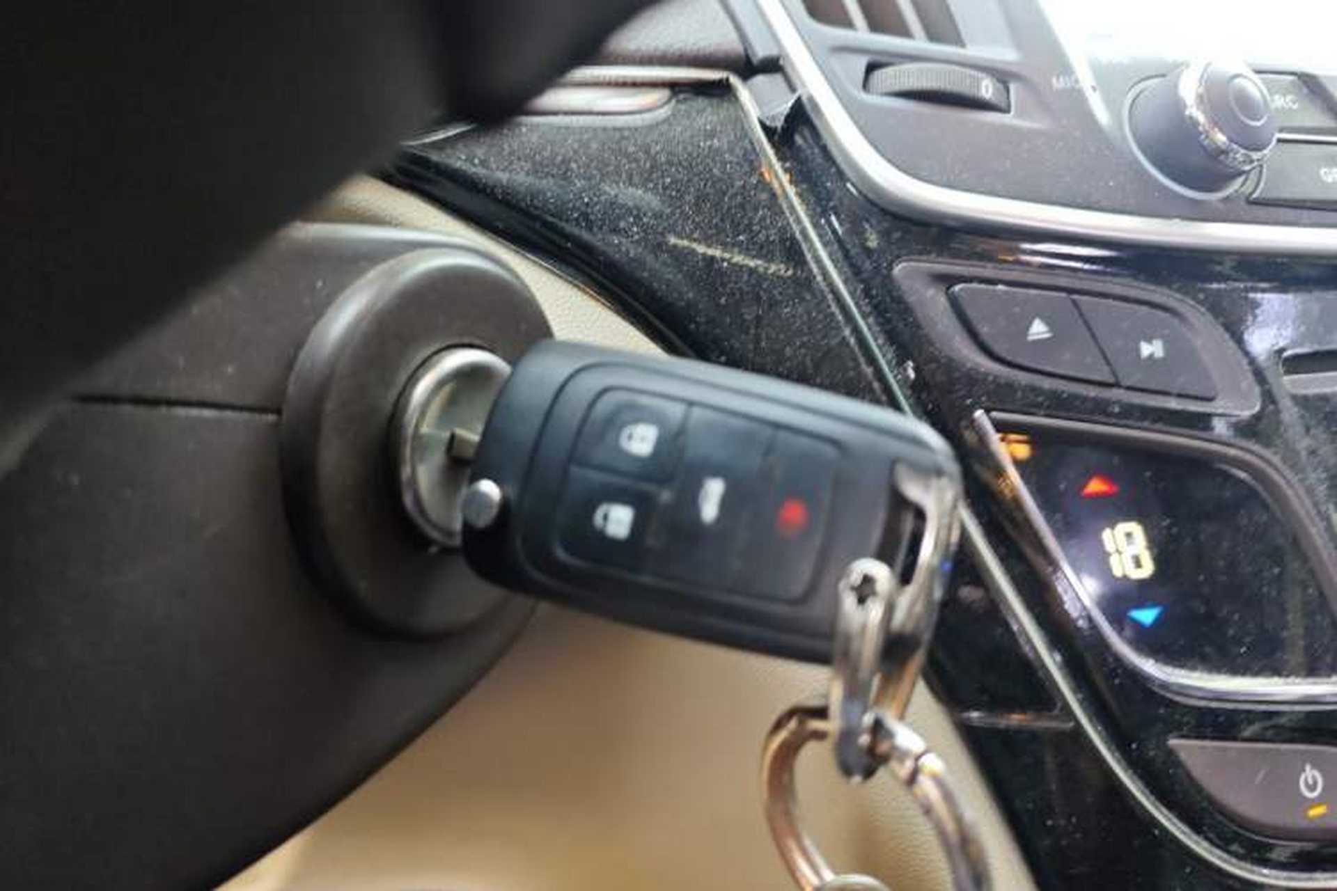 Used Buick Regal 2015 2.0L Leading Fashion Edition Vehicle Key