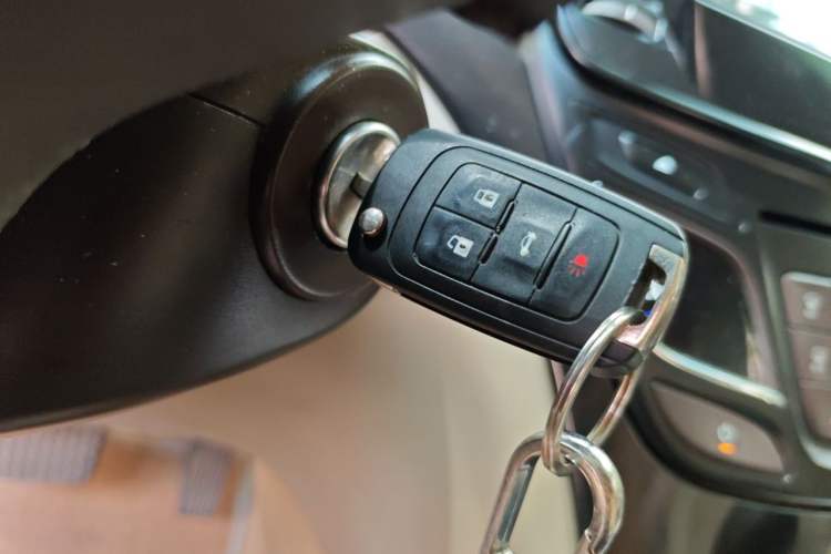 Used Buick Regal 2015 2.0L Leading Fashion Edition Vehicle Key