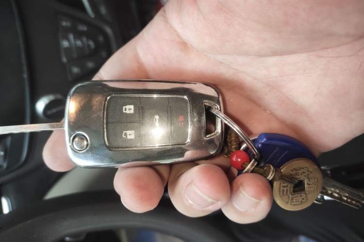 Used Buick Regal 2015 2.0L Leading Fashion Edition Vehicle Key