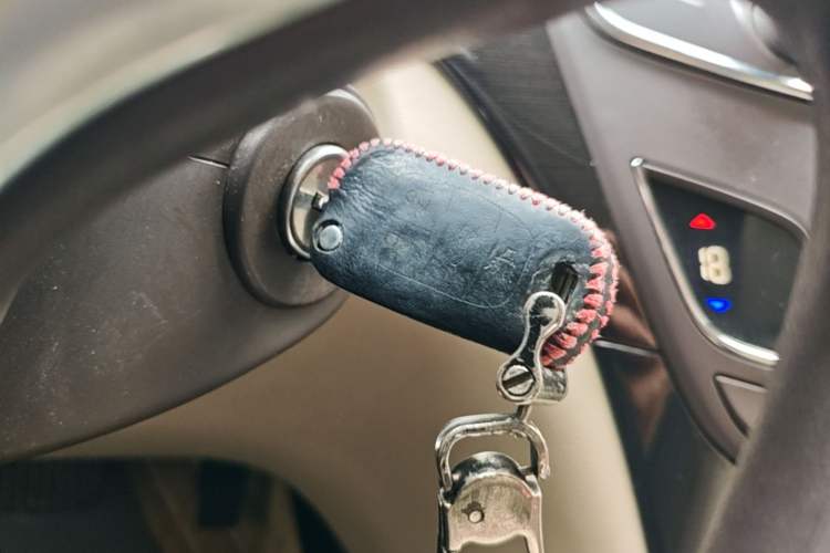 Used Buick Regal 2015 2.0L Leading Fashion Edition Vehicle Key