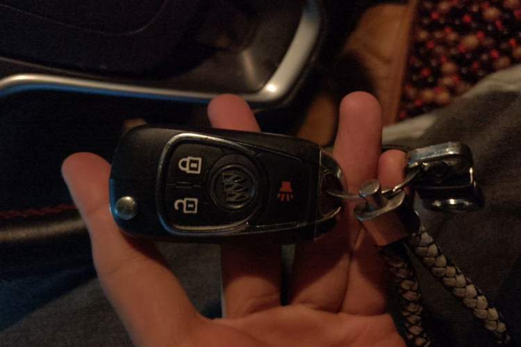Used Buick Regal 2015 2.0L Leading Fashion Edition Vehicle Key