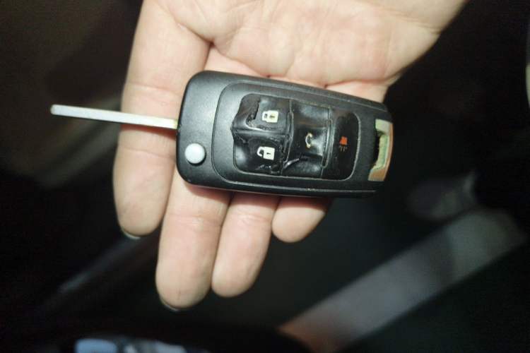 Used Buick Regal 2015 2.0L Leading Fashion Edition Vehicle Key