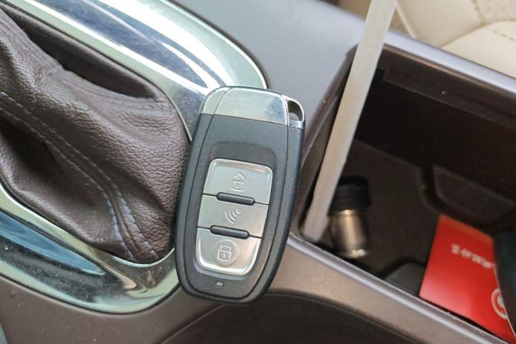 Used Buick Regal 2015 2.0L Leading Fashion Edition Vehicle Key