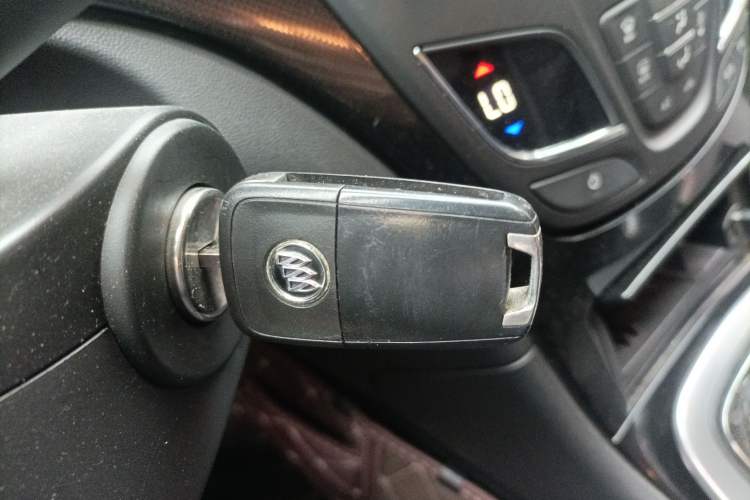Used Buick Regal 2015 1.6T Leading Technology Model Vehicle Key
