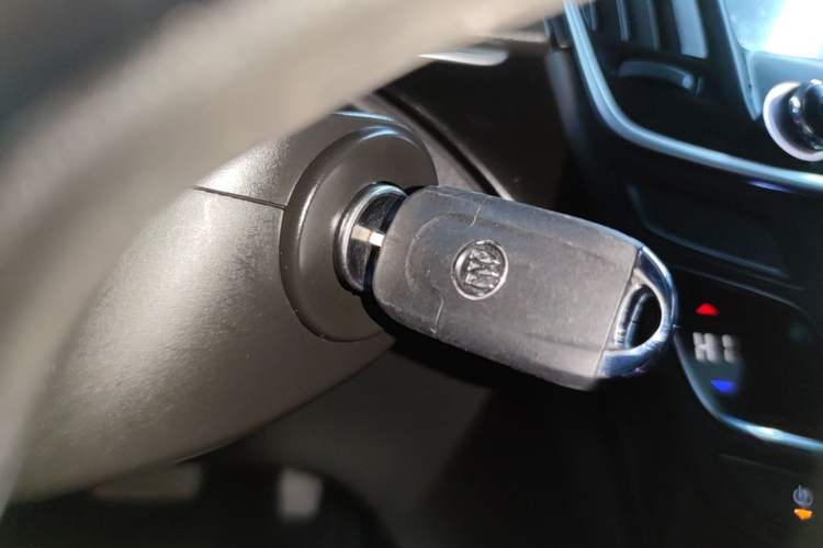 Used Buick Regal 2015 1.6T Leading Technology Model Vehicle Key