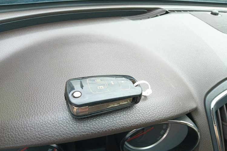 Used Buick Regal 2015 2.0L Leading Fashion Edition Vehicle Key