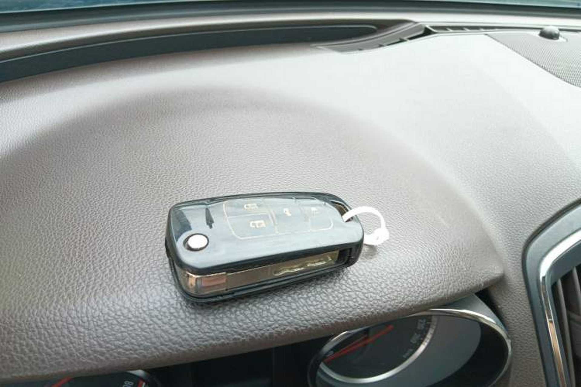 Used Buick Regal 2015 2.0L Leading Fashion Edition Vehicle Key