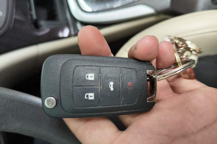 Used Buick Regal 2015 2.0L Leading Fashion Edition Vehicle Key