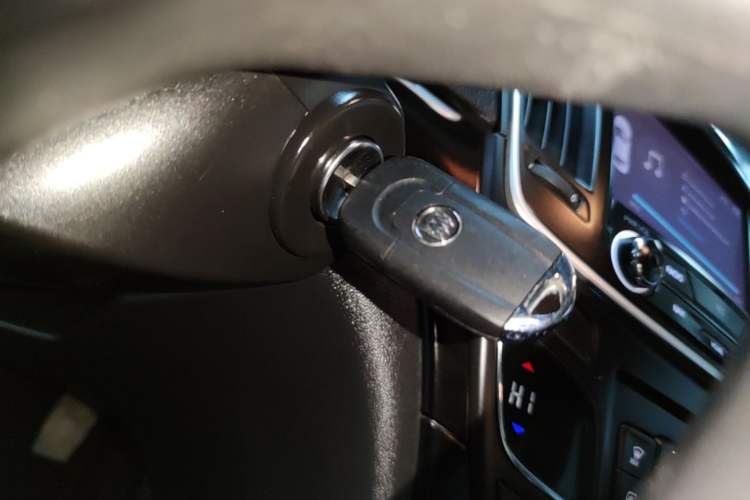 Used Buick Regal 2015 1.6T Leading Technology Model Vehicle Key