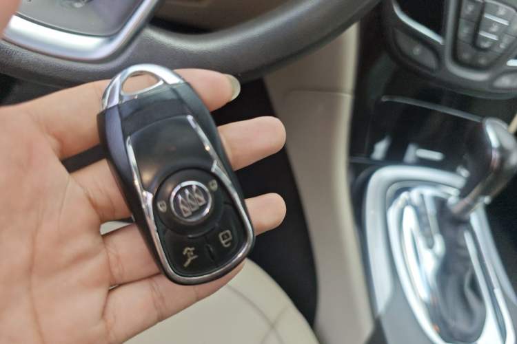 Used Buick Regal 2015 2.0L Elite Fashion Edition Vehicle Key