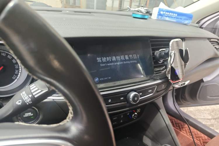 Used Buick Regal 2017 20T Elite Edition Audio And AC Panel
