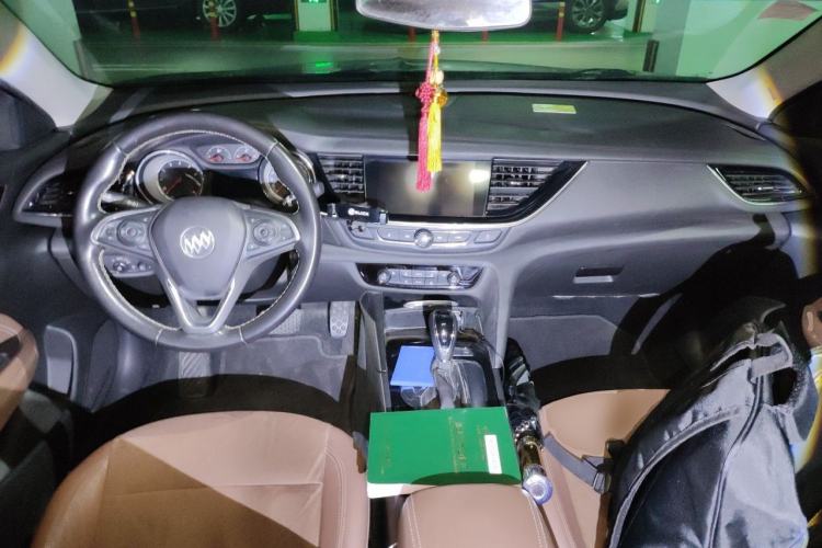 Used Buick Regal 2017 20T Elite Edition Center Console