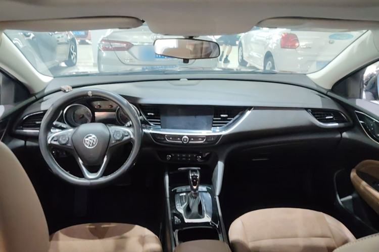 Used Buick Regal 2017 20T Elite Edition Center Console