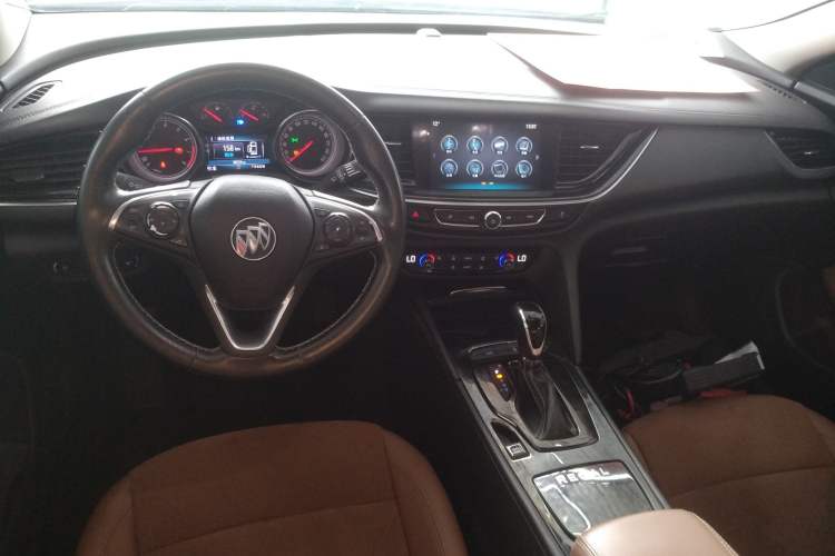 Used Buick Regal 2017 20T Elite Edition Center Console
