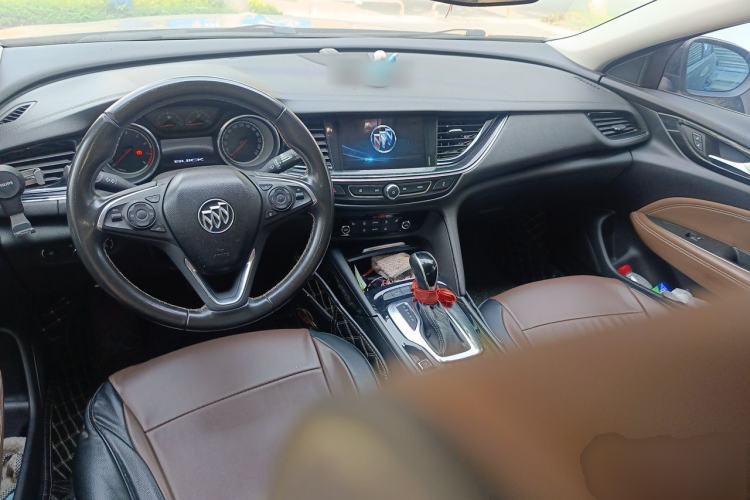 Used Buick Regal 2017 20T Elite Edition Center Console