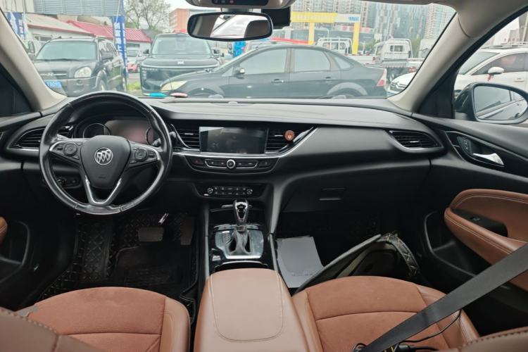 Used Buick Regal 2017 28T Luxury Edition Center Console