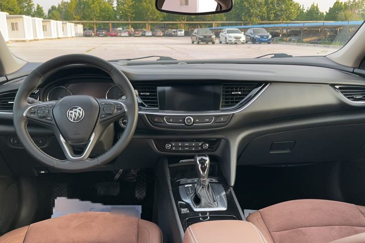Used Buick Regal 2017 20T Prestige Model Center Console