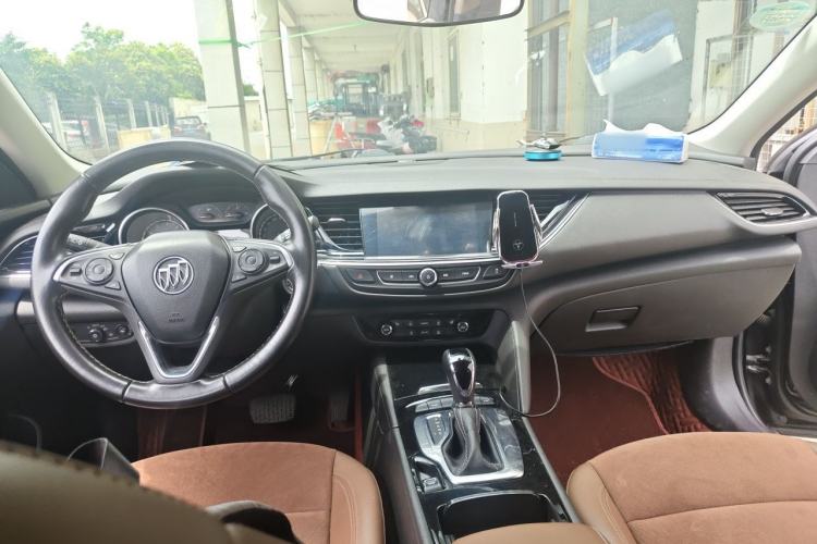 Used Buick Regal 2017 20T Elite Edition Center Console