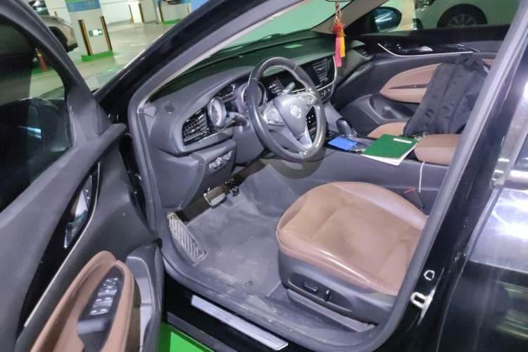 Used Buick Regal 2017 20T Elite Edition Driver Seat