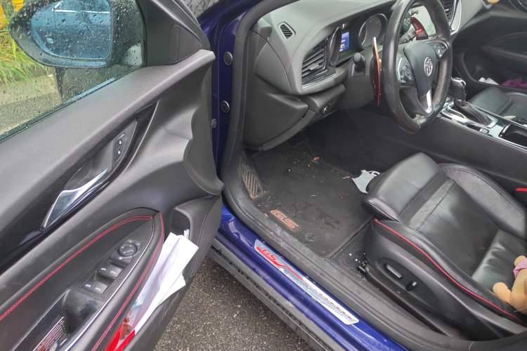 Used Buick Regal 2017 GS 28T Luxury Model Driver Seat