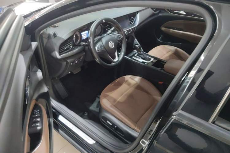 Used Buick Regal 2017 20T Elite Edition Driver Seat