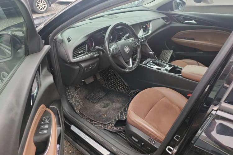 Used Buick Regal 2017 28T Luxury Edition Driver Seat