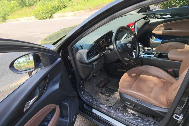 Used Buick Regal 2017 28T Luxury Edition Driver Seat