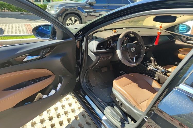 Used Buick Regal 2017 20T Elite Edition Driver Seat