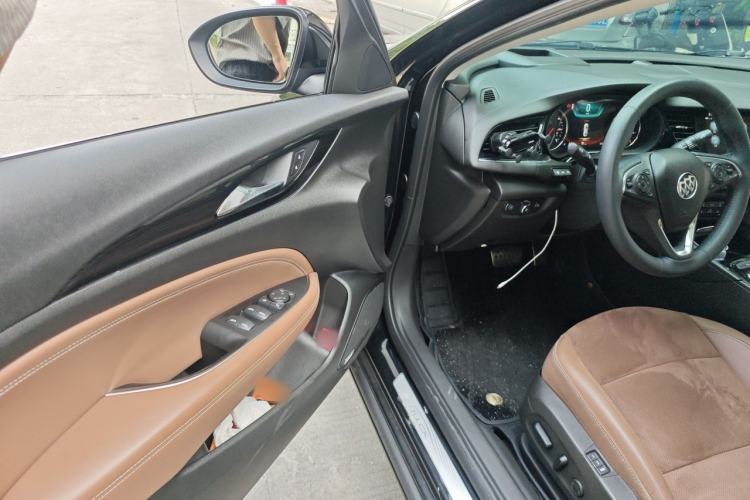 Used Buick Regal 2017 28T Prestige Model Driver Seat