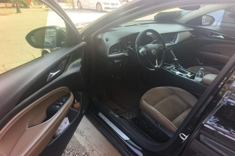 Used Buick Regal 2017 28T Luxury Edition Driver Seat
