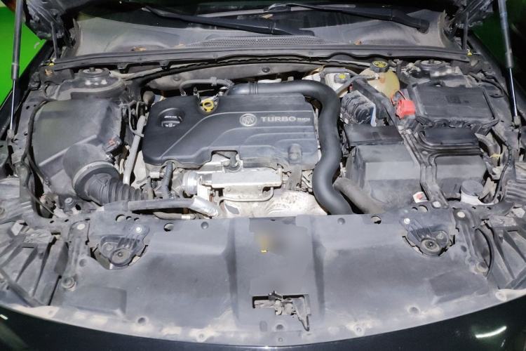 Used Buick Regal 2017 20T Elite Edition Engine Bay